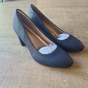 Sofft® Parisa Pumps Navy Blue Women size 7‎ Leather Upper Block Heel NWOB
